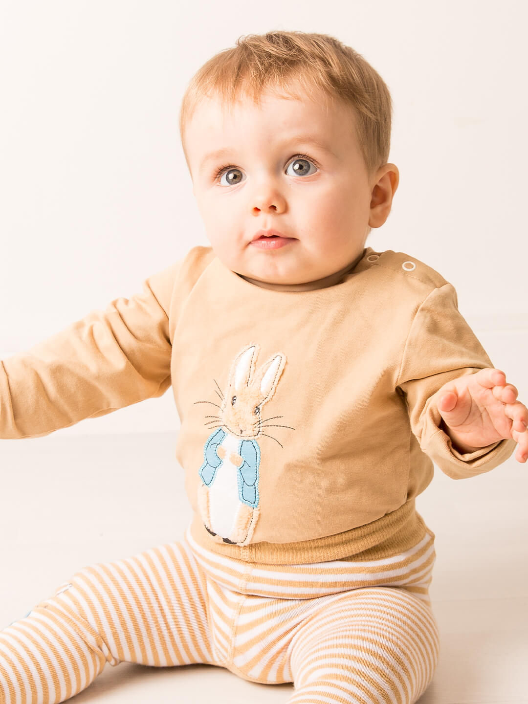 Peter Rabbit™ Neutral Outfit 0-6 Months