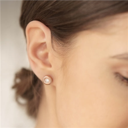 Newbridge Stud Earrings with Cream Stone