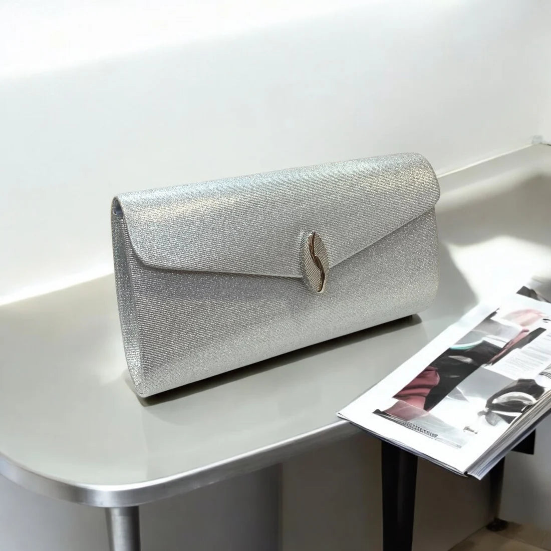 Silver Dress Bag With Disc Clasp And Swirl