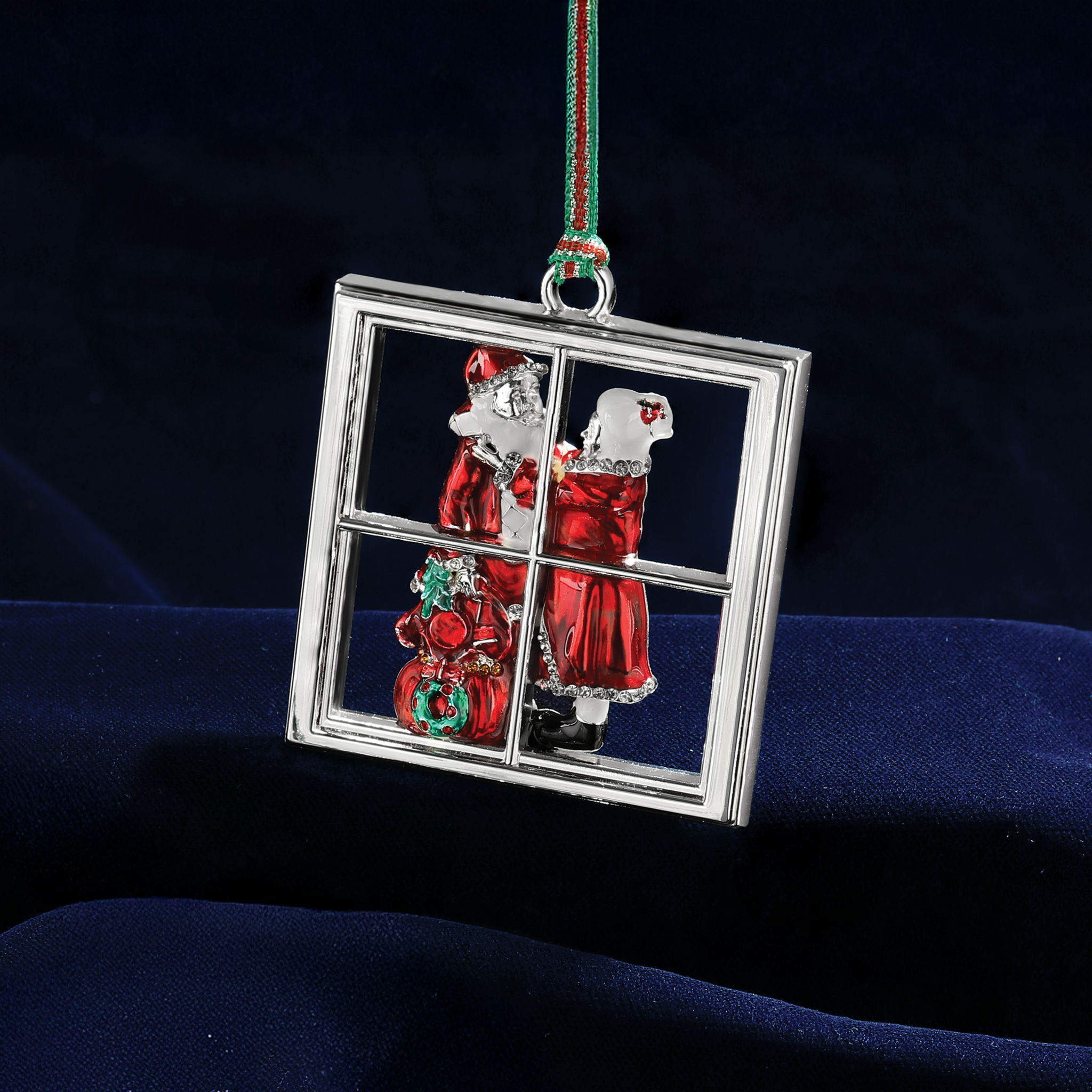 Newbridge Santa Leaving North Pole Christmas Tree Decoration