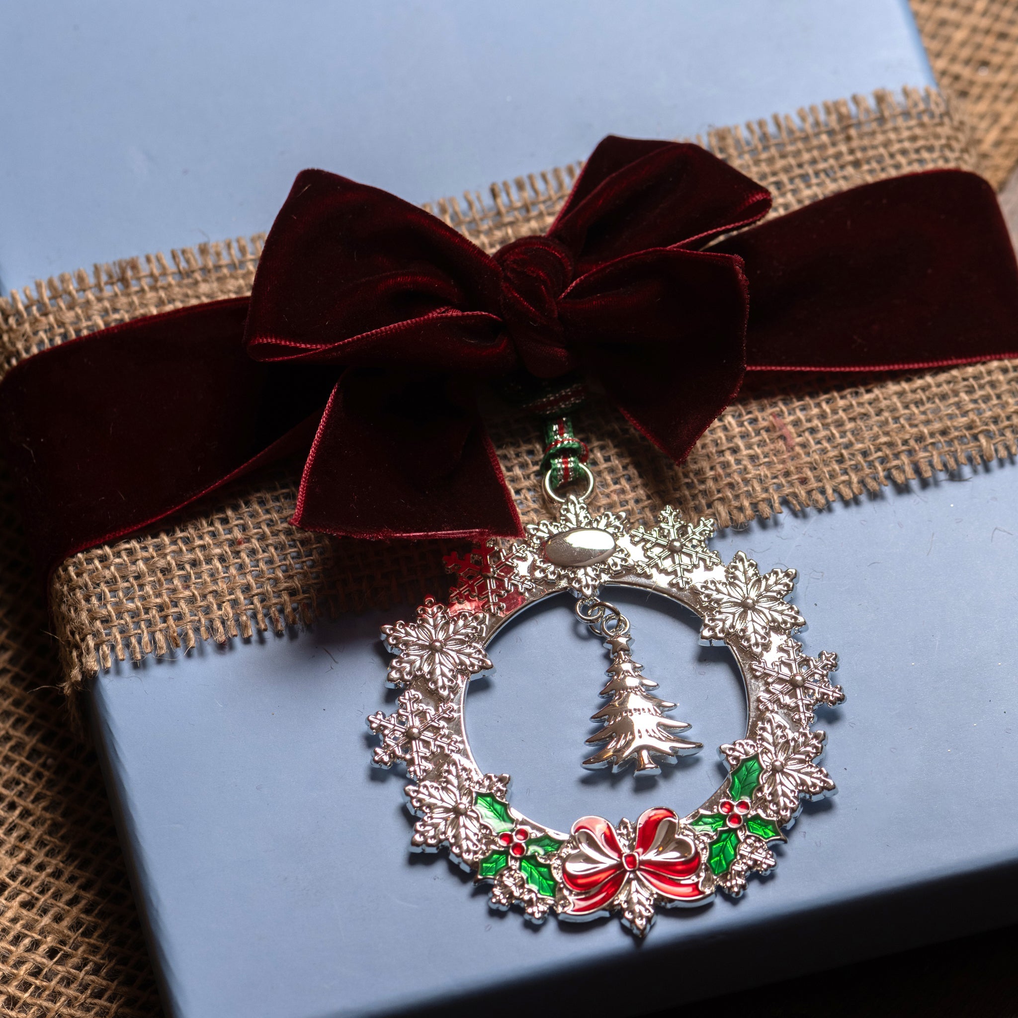 Newbridge Wreath with Christmas Tree Decoration