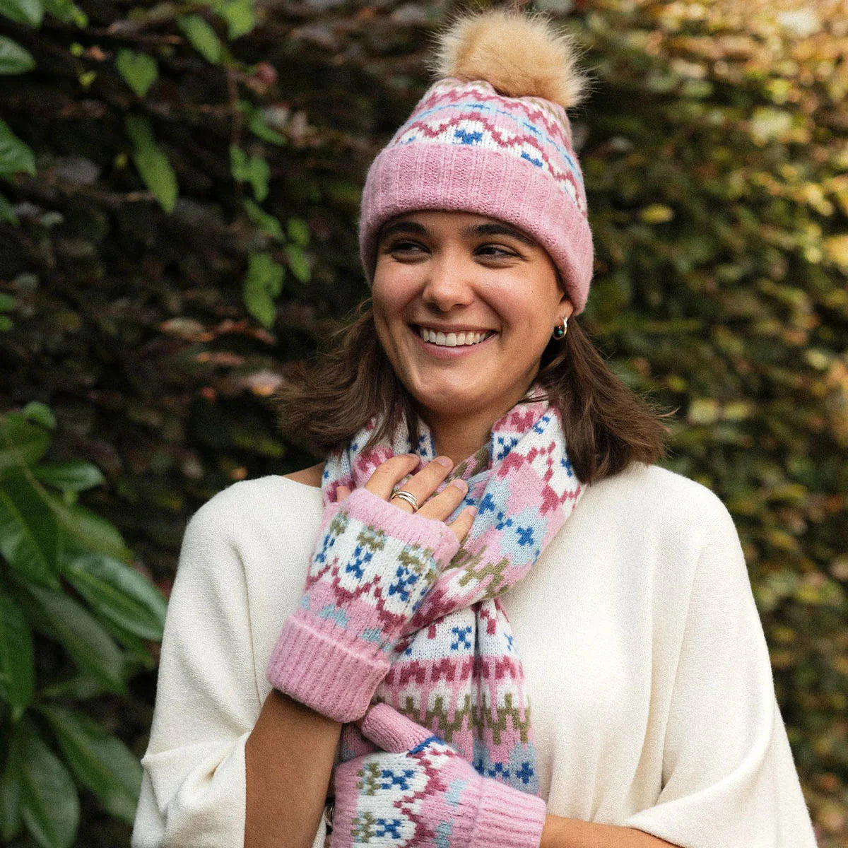 Carla Bobble Hat Pink