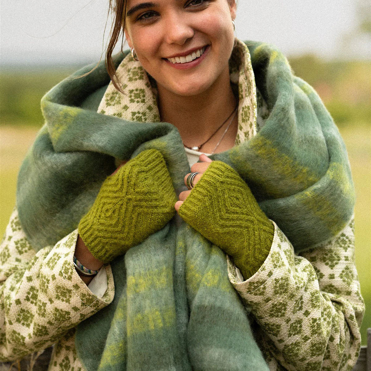 Roxy Wrist Warmers Green