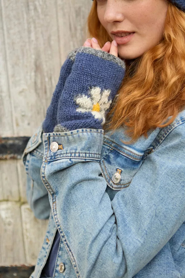 Daisy Handwarmer Denim