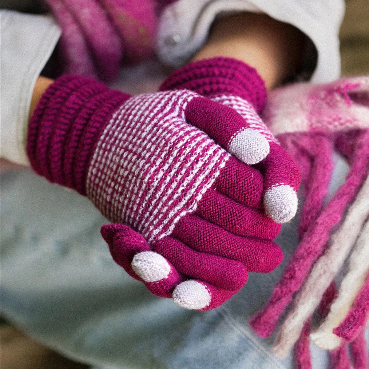 Wendy Gloves Purple And Grey